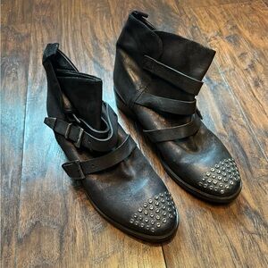 Tod's Black Leather Ankle Boots with 3 Buckles & Studded Toe Sz41